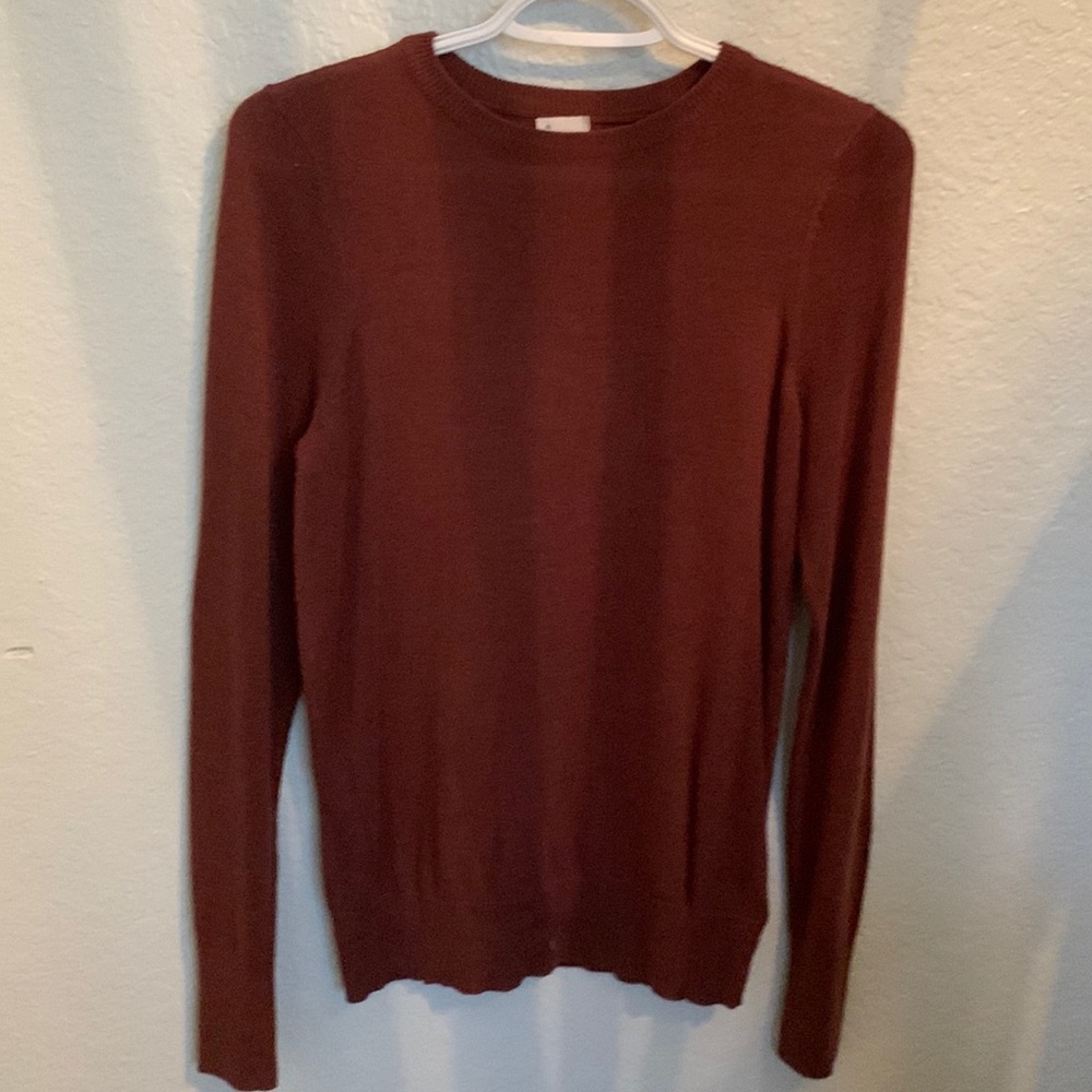 Lightweight sweater